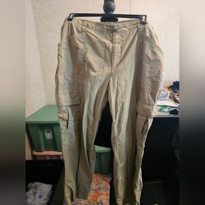 Old Navy Women's Tan Cargo Pants